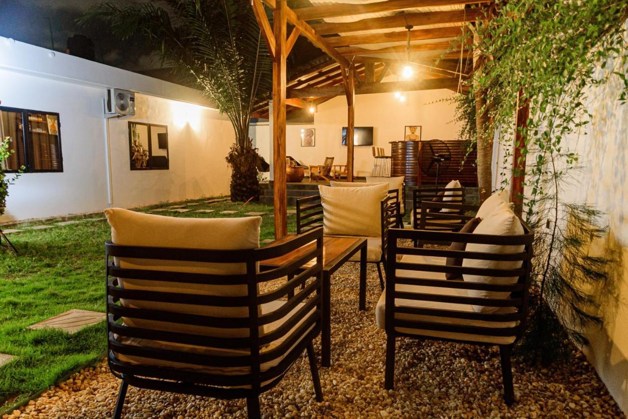 Ahome Guest House & Lounge Lomé Buitenkant foto