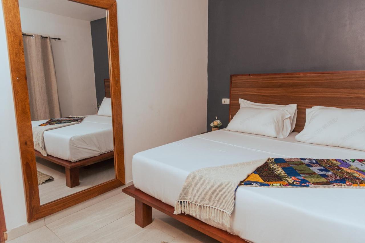 Ahome Guest House & Lounge Lomé Buitenkant foto