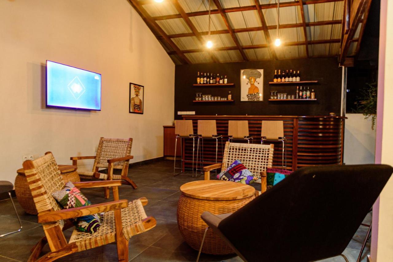Ahome Guest House & Lounge Lomé Buitenkant foto