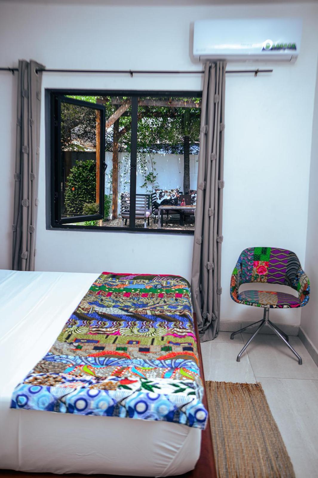 Ahome Guest House & Lounge Lomé Buitenkant foto
